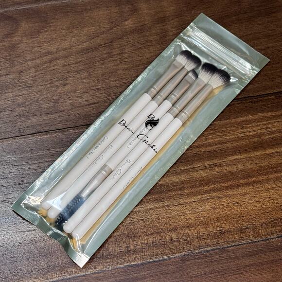 12 Piece Make Up Brush Bundle with Bag - Picture 8 of 10